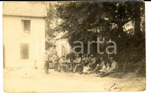 Fotografia d epoca originale 1916 WW1 LOEUILLY F Soldati di fanteria pranzano in rue de l ARGILLIERE Foto 1