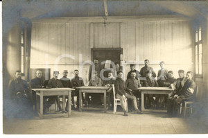 Fotografia d epoca originale 1915 ca WW1 FRANCIA Ufficiali di fanteria in una baracca militare Fotografia FP 1