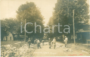 Fotografia d epoca originale 1908 BLOSSBURG, PENNSYLVANIA USA Operai costruiscono la State Road Fotocartolina 1
