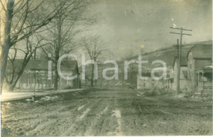 Fotografia d epoca originale 1909 WELLSBORO, PENNSYLVANIA USA Edificio della Wool Carding su strada rurale 1