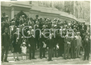Fotografia d epoca originale 1935 ca ROMA AutoritÃ  posano di fronte al MILITE IGNOTO Fotografia 1
