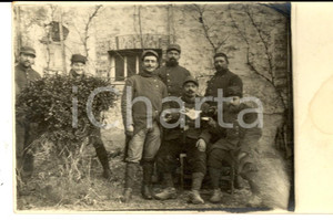 Fotografia d epoca originale 1915 ca WW1 FRANCE Militari di fanteria con la fiaschetta del liquore Foto FP 1