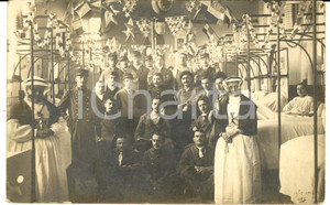 Fotografia d epoca originale 1912 VIENNE F Malati all ospedale militare addobbato a festa Foto RARA FP 1