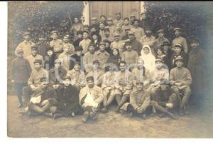 Fotografia d epoca originale 1915 WW1 FRANCIA Feriti all ospedale militare con suore e dame di beneficenza 1