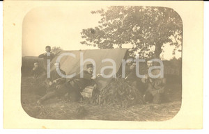 Fotografia d epoca originale 1915 FRANCE Louis RIMBAUD scherza con i commilitoni armi in pugno Foto FP 1