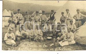Fotografia d epoca originale 1915 ca. CAMP DE CHIBRON France Élèves  21e compagnie au camp Photo sérielle 1