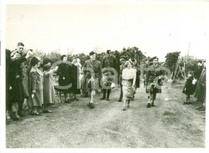 Fotografia d epoca originale 1941 LONDON WW2 Elizabeth BOWESLYON visita il Battaglione dei LONDON SCOTTISH 1