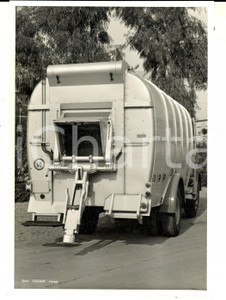Fotografia d epoca originale 1965 ROMA Ditta Achille TALENTI Camion nettezza urbana al lavoro Foto seriale 1