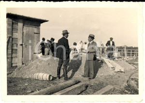 Fotografia d epoca originale 1939 LocalitÃ  GROMOLA SA Un cantiere alla foce del Sele Foto 10x7 cm 1