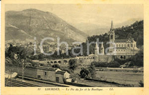 Cartolina originale da collezione 1940 ca LOURDES FRANCE Le PIC DU JER et la Basilique Cartolina FP VG 1