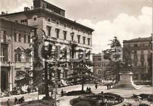 Cartolina originale da collezione 1955 ca PERUGIA Piazza Italia Cartolina ANIMATA FG VG 1