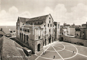 Cartolina originale da collezione 1963 BARI Torpedone in piazza Basilicia SAN NICOLA Cartolina ANIMATA FG NV 1