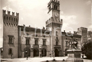 Cartolina originale da collezione 1955 ca BUSSETO PR Piazza e Monumento a Giuseppe Verdi Cartolina FG NV 1