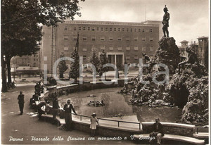 Cartolina originale da collezione 1957 PARMA Piazzale stazione con monumento a Vittorio BOTTEGO Cartolina FG VG 1