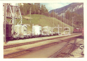 Fotografia d epoca originale 1975 ca SVIZZERA RhÃ¤tische Bahn Locomotiva trasporto carburante Fotografia 1