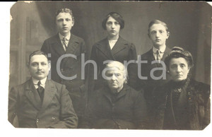 Fotografia d epoca originale 1920 ca MILANO Ritratto di famiglia con la nonna Foto CARDANO via Sarpi 1