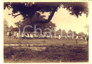 Fotografia d epoca originale 1940 ca AOI SOMALIA Abitanti di un villaggio inquadrati dagli ASCARI  Foto 1