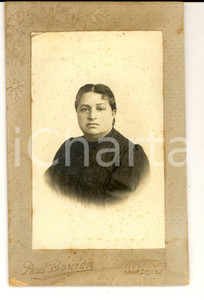 Fotografia d epoca originale 1900 ca MARSEILLE F Ritratto di donna in abito scuro Foto Paul BOUJON CDV 1
