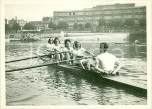 Fotografia d epoca originale 1940 ca PARIS F Allenamenti di canottaggio femminile Fotografia 1