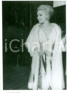 Fotografia d epoca originale 1961 NEW YORK CITY Attrice Julie NEWMAR al ballo del Boys Town of Italy FOTO 1