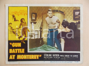 Oggetto da collezione cartaceo 1957 GUN BATTLE AT MONTEREY Sterling HAYDEN a petto nudo Manifestino LOBBY CARD 1