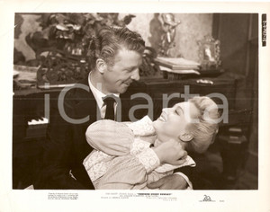 Fotografia d epoca originale 1949 CHICKEN EVERY SUNDAY Abbraccio tra Dan DAILEY e Celeste HOLM Foto di scena 1