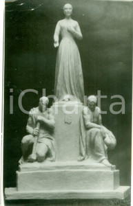 Fotografia d epoca originale 1953 BUENOS AIRES Monumento a Eva PERON Fotografia del plastico 1