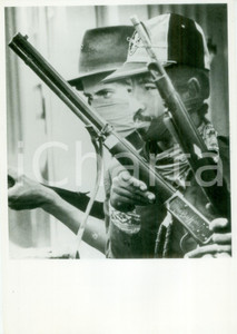 Fotografia d epoca originale 1978 ESTELI NICARAGUA Ribelli mascherati con fucili BUFFALO BILL Fotografia 1