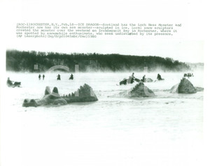 Fotografia d epoca originale 1980 ROCHESTER USA Mostro marino di ghiaccio alla IRONDEQUOIT BAY Foto 1