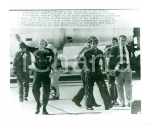 Fotografia d epoca originale 1977 EDWARDS AIR FORCE BASE USA Astronauti Gordon FULLERTON John YOUNG Foto 1