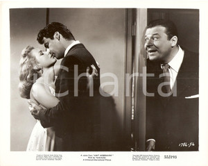 Fotografia d epoca originale 1955 AIN T MISBEHAVIN Jack CARSON Bacio tra Piper LAURIE e Rory CALHOUN Foto 1