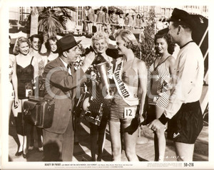Fotografia d epoca originale 1950 BEAUTY ON PARADE Lola ALBRIGHT con fascia di MISS SANTA ROSITA Foto 25x20 1