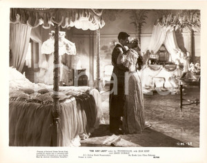 Fotografia d epoca originale 1949 TROTTIE TRUE James DONALD Lana MORRIS Bacio in camera da letto Foto 1