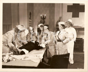 Fotografia d epoca originale 1943 CINDERELLA SWINGS IT Guy KIBBEE Volontarie CROCE ROSSA Christy CABANNE Foto 1
