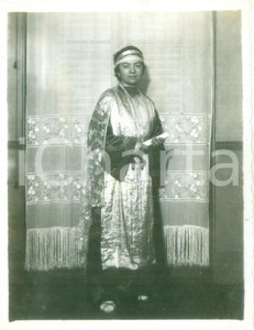 Fotografia d epoca originale 1936 FRANCE Spettacolo SON REGARD Attrici in abito dorato Fotografia cm 6 x 11 1