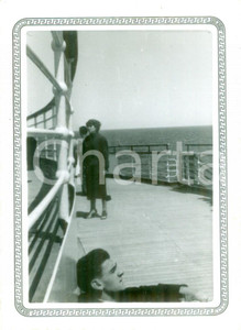 Fotografia d epoca originale 1953 USA Relax sul ponte a bordo del QUEEN ELIZABETH Fotografia 1