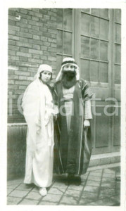 Fotografia d epoca originale 1937 FRANCE Spettacolo SON REGARD Attrici abbigliate da beduini Foto cm 6 x 11 1