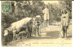 Cartolina originale da collezione 1907 COSTUMES ALGERIE Jeunes pÃ¢tres KABYLES Carte postale VINTAGE FP VG 1