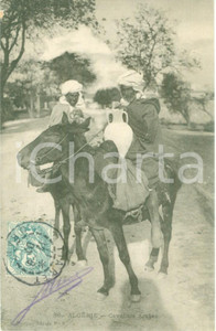 Cartolina originale da collezione 1907 ALGERIA Cavalieri arabi con giare Cartolina ANIMATA FP VG 1