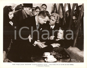 Fotografia d epoca originale 1938 BLOCKADE John HALLIDAY Madeleine CARROLL soccorrono anziana Foto 25 x 20 cm 1