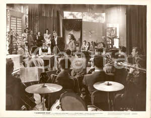 Fotografia d epoca originale 1948 I SURRENDER DEAR Gloria JEAN canta con orchestra Regia Arthur DREIFUSS Foto 1