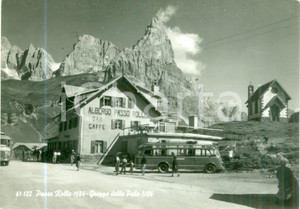 Cartolina originale da collezione 1960 PASSO ROLLE TN Torpedone BUZZATTI all Albergo Gruppo Pale Cartolina FG VG 1