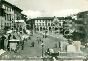 Cartolina originale da collezione 1960 ca FIGLINE VALDARNO FI Piazza Marsilio FICINO Cartolina ANIMATA FG VG 1