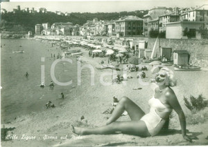 Cartolina originale da collezione 1950 CELLE LIGURE SV Sirena in costume da bagno sul molo Cartolina FG VG 1