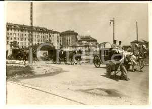 Fotografia d epoca originale 1935 ca MILANO ? Corteo di carrozze per un matrimonio Foto VINTAGE 17x13 cm 1