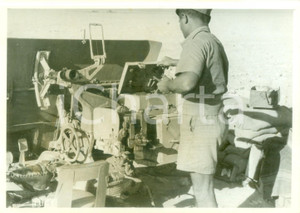 Fotografia d epoca originale 1941 TOBRUCH LIBIA Pezzo d artiglieria catturato agli inglesi Fotografia 1
