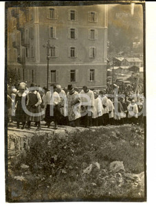 Fotografia d epoca originale 1929 MACUGNAGA VB Salita durante processione religiosa Foto VINTAGE 9x12 1