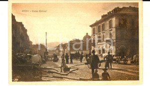 Cartolina originale da collezione 1915 ca ACQUI TERME Corso CAVOUR Cartolina ANIMATISSIMA carretti e buoi 1