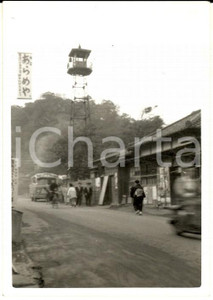 Fotografia d epoca originale 1958 KAMAKURA JAPAN Torre di vigilanza contro gli incendi Foto VINTAGE 6x9 cm 1