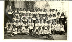 Fotografia d epoca originale 1940 ca AREA LOMBARDA Classe elementare con suore insegnanti Foto cartolina 1